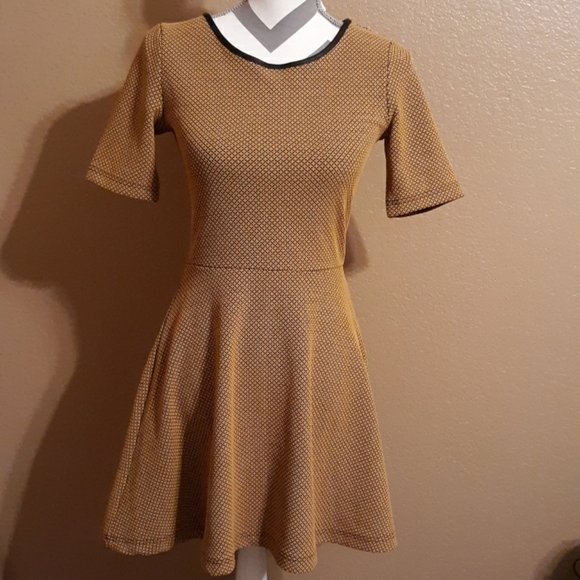 H&M Dresses & Skirts - H&M (Dress